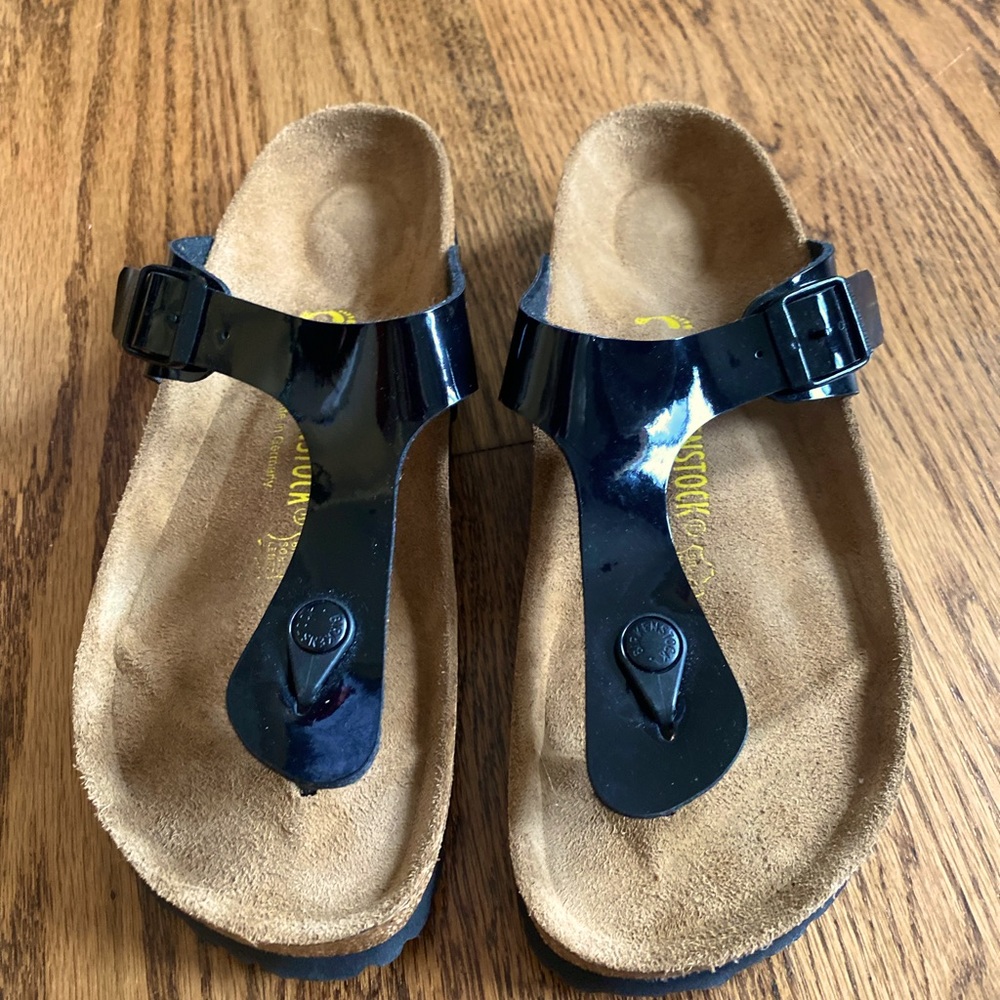 EUC Birkenstock Gizeh Birko-Flor Patent - Black Patent Women’s 11M//EUR 42